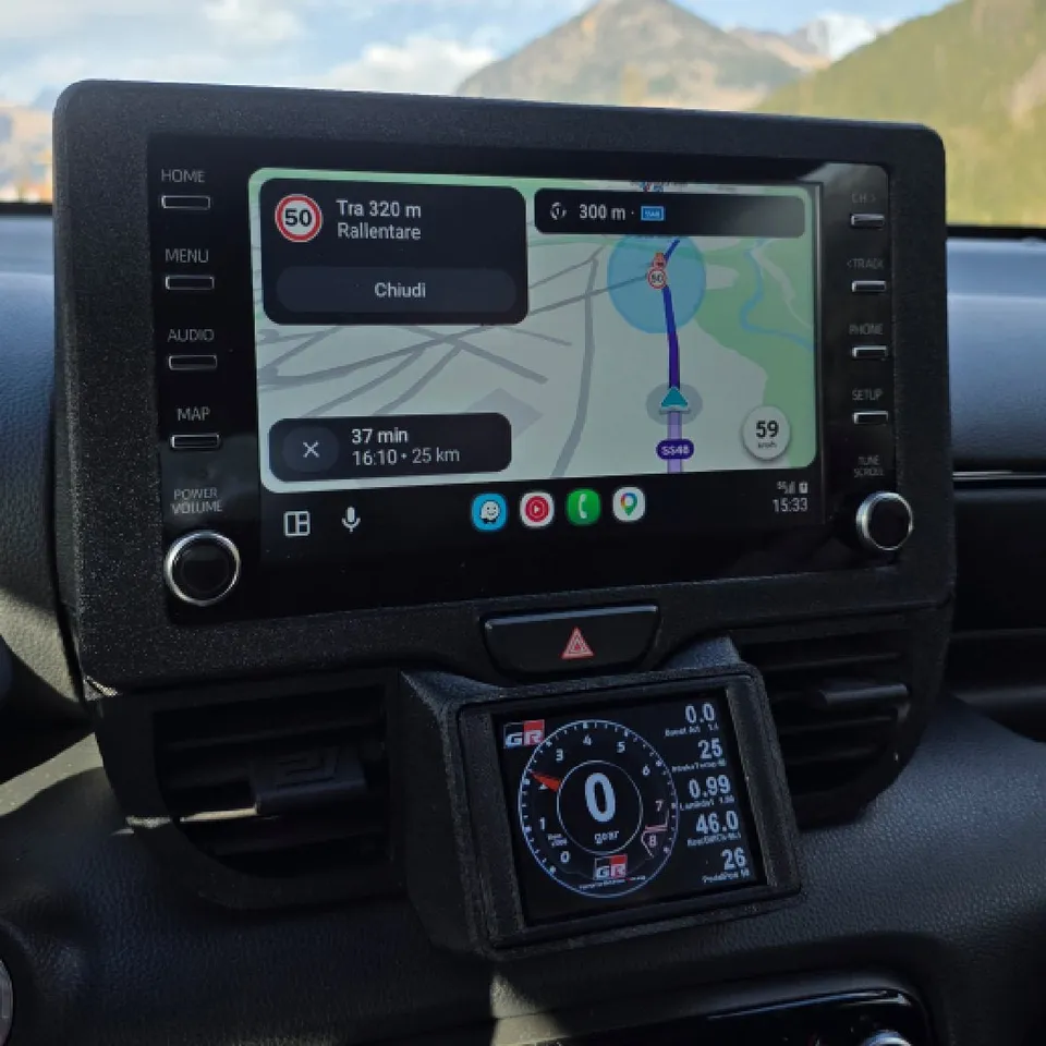 Toyota GR Yaris dashboard with the lowered screen and a CANchecked display below it
