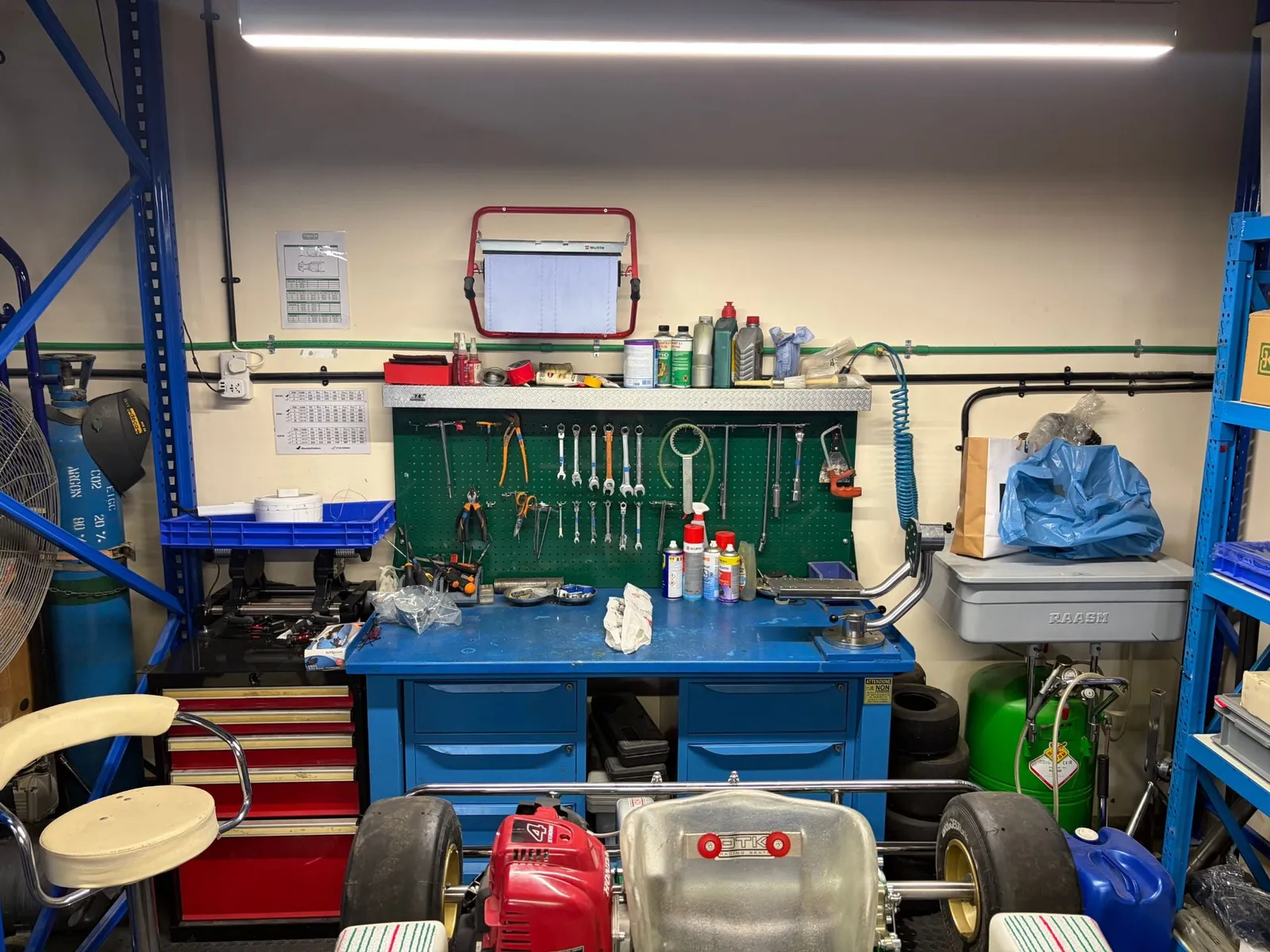 Kart workbench with tools